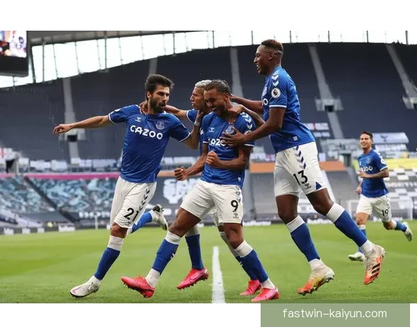 梅里诺在赛季初展现出卓越的进攻创造力，状态持续提升。